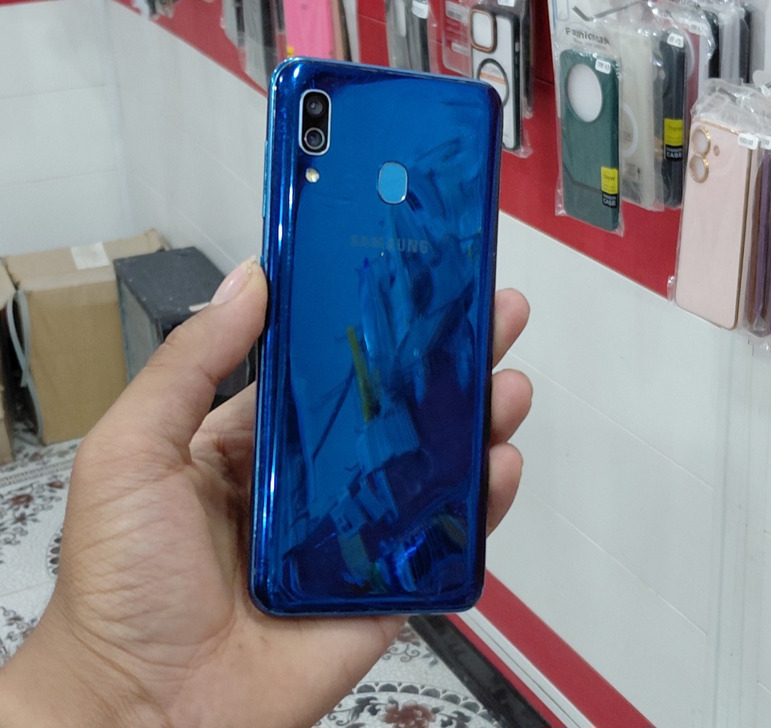 گوشی سامسونگ A30 | حافظه 64 رم 4 گیگابایت کارکرده